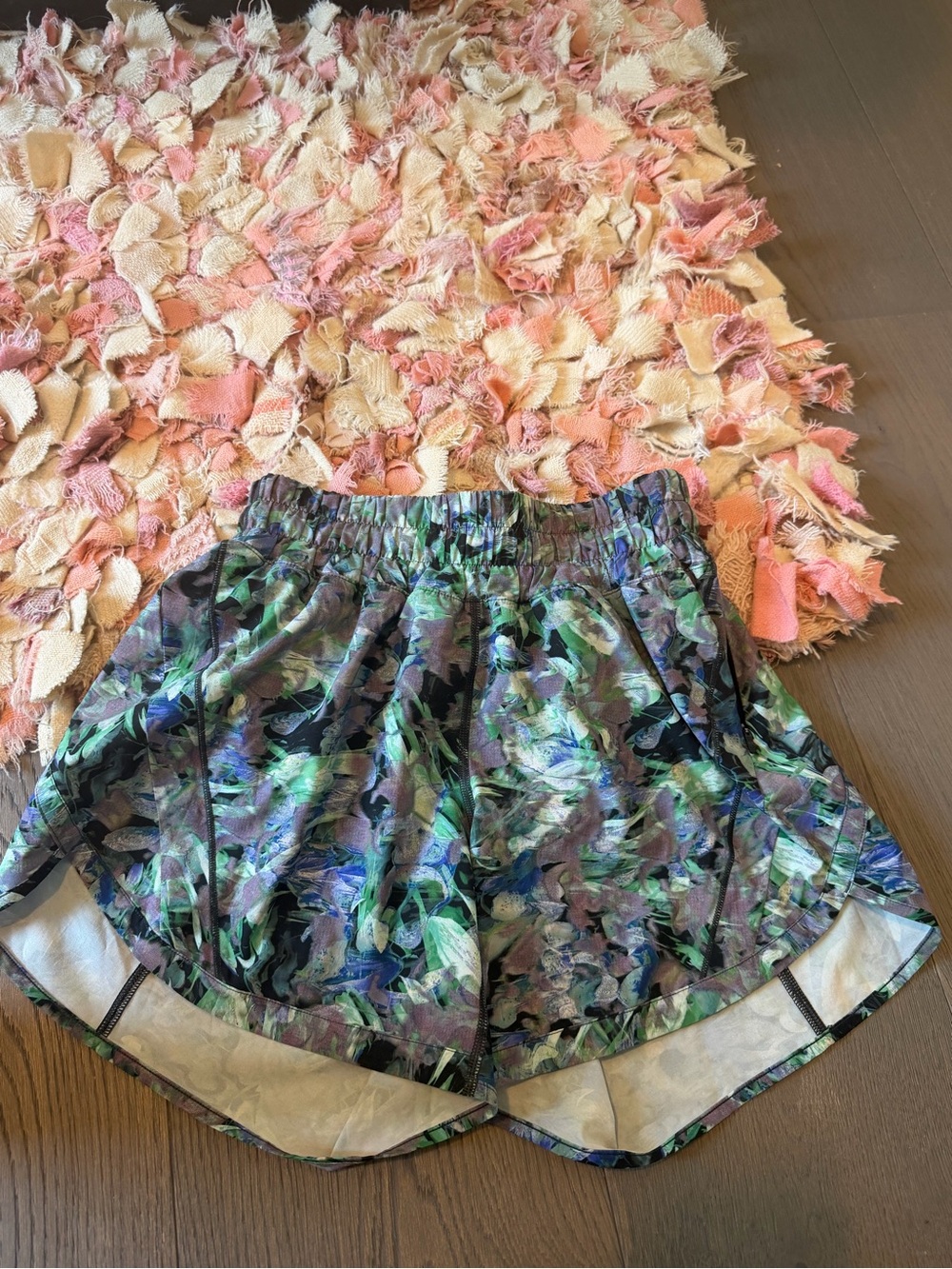 lululemon athletica Women’s Green Blue Purple Floral Athletic Shorts